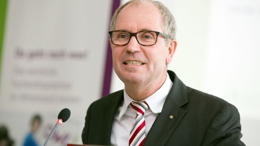 Auszeichnung Familienfreundliches Unternehmen im Kreis Paderborn (© Foto:Oliver Krato) Auszeichnung Familienfreundliches Unternehmen im Kreis Paderborn (© Foto:Oliver Krato)